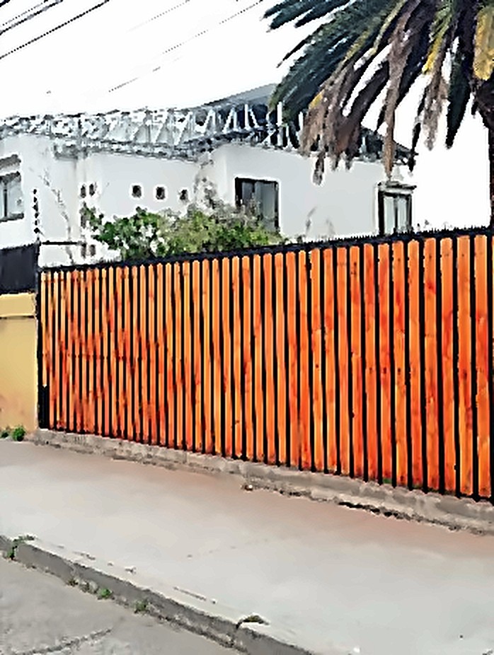 Reja de madera instalada